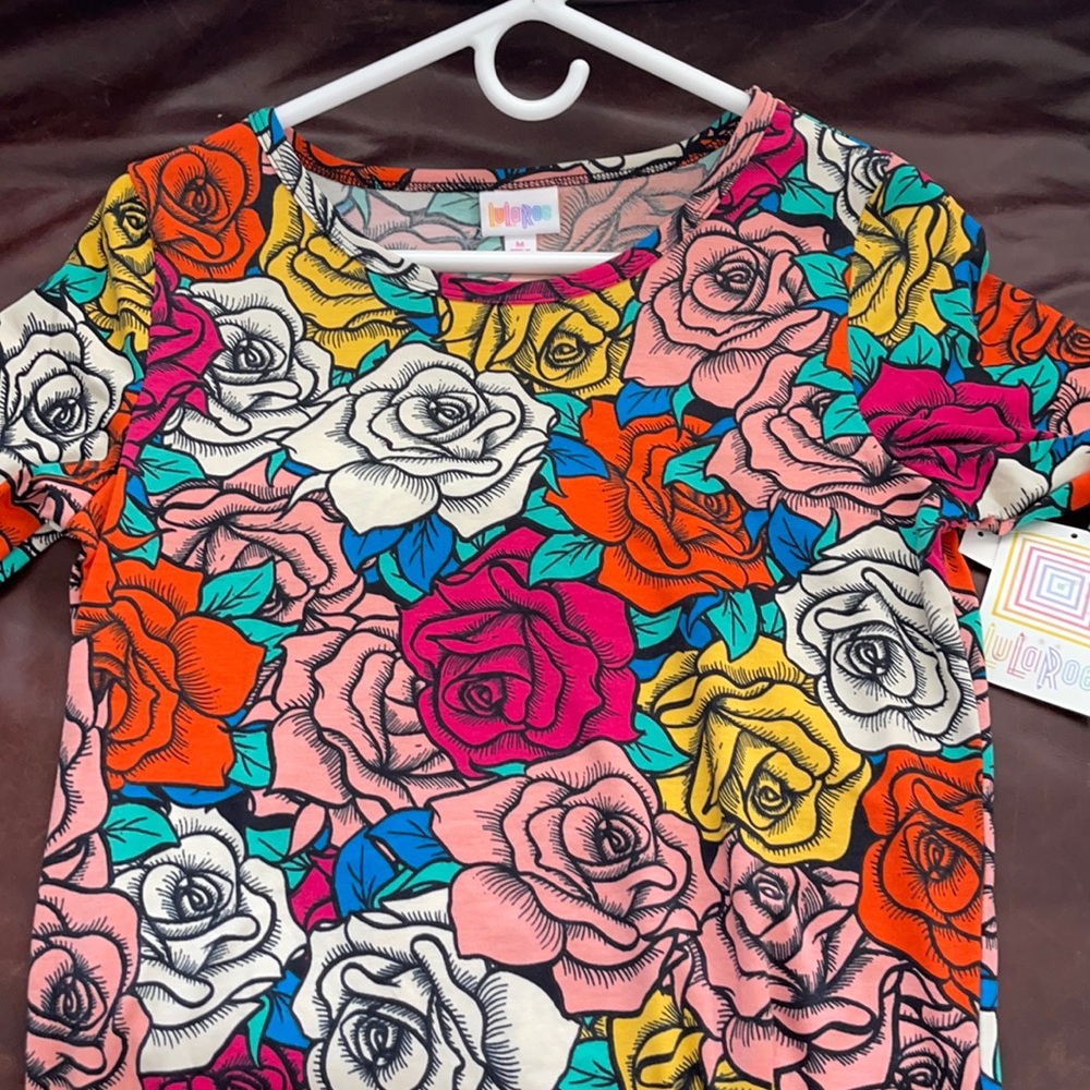 LuLaRoe Gigi size medium